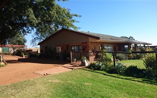 8.5 ha Farm in Carletonville