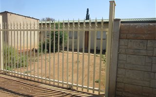 1 Bedroom Apartment in Vryburg