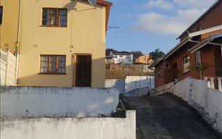 3 Bedroom Duplex in Chatsworth Central