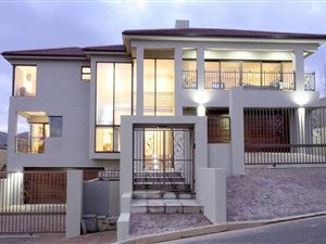 4 Bed House in Van Riebeeckshof