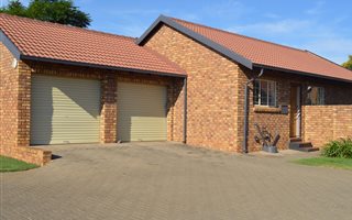 2 Bedroom House in Eldoraigne