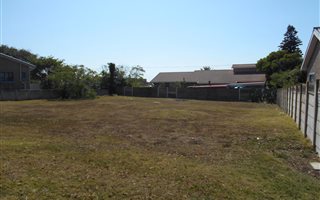 793 m² Land available in C Place