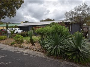 4 Bed House in Lakeside