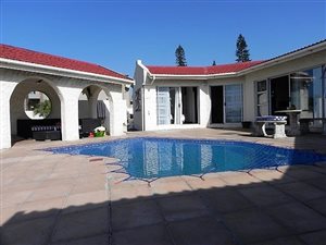 4 Bed House in Uvongo