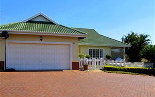 3 Bedroom Townhouse in Mt Edgecombe Estate 1 & 2