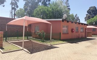 3 Bedroom Cluster in Rensburg