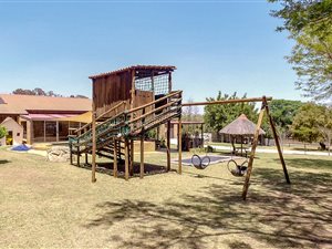 4 Bedroom House in Ruimsig