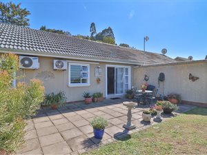 2 Bed Simplex in Padfield Park