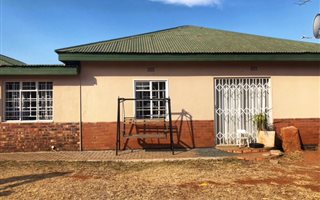 4 Bedroom House in Klisserville