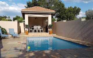 2 Bedroom Duplex in Dowerglen and Ext