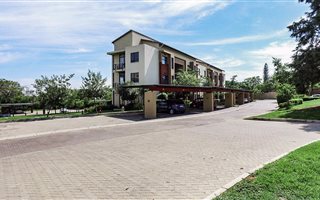 2 Bedroom Apartment in Jackal Creek Golf Estate