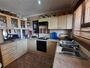 4 Bed House in Amalinda North