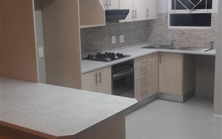 2 Bedroom Flat in Oakglen