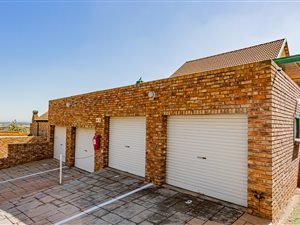 2 Bed Duplex in Rietvalleirand