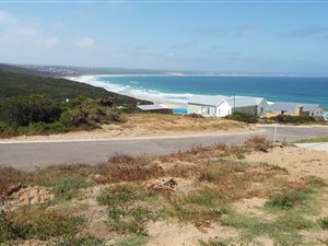 777 m² Land available in Vlees Bay