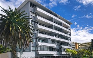 2 Bedroom Apartment in Sea Point