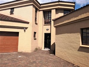 3 Bed Cluster in White River Central