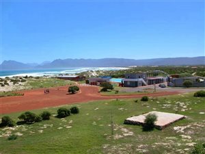 893 m² Land available in Hawston