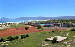 893 m² Land available in Hawston