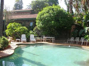 6 Bed House in La Montagne