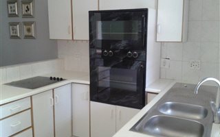 2 Bedroom House in Cloetesville