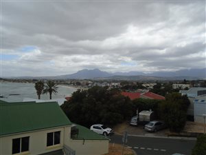 3 Bed House in Gordons Bay Central