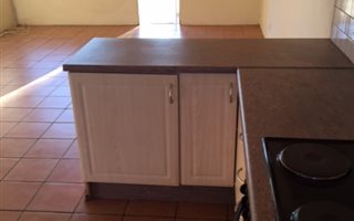 2 Bedroom Garden Cottage in Chartwell AH