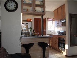 2 Bedroom House in Olievenhoutbosch