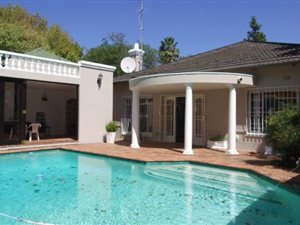 5 Bed House in Parktown North