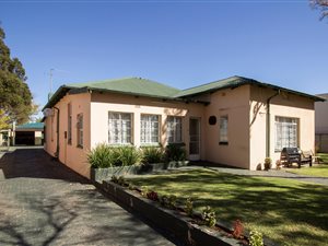 4 Bed House in Nigel Central