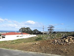 544 m² Land available in Berghof