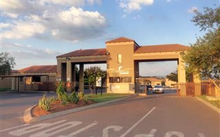 3 Bedroom Townhouse in Jackaroo Park