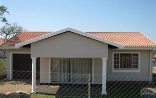 2 Bedroom Simplex in Lincoln Meade