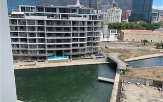 2 Bedroom Apartment in Foreshore
