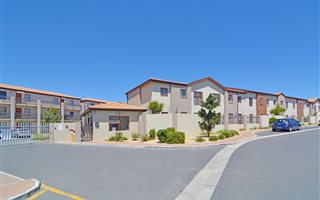 2 Bedroom Apartment in Parklands