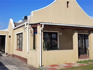 3 Bed House in Grassy Park