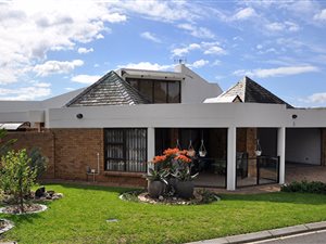 4 Bed Townhouse in Protea Valley