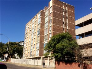 3 Bed Flat in Arcadia