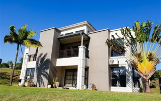 2 Bedroom Apartment in Palm Lakes Estate