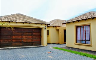 3 Bedroom House in Monavoni