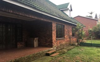 4 Bedroom House in Sheffield Beach