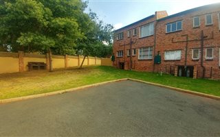 2 Bedroom Apartment in Grobler Park