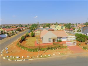 3 Bed House in Lenasia South