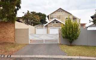 5 Bedroom House in Carlswald North Estate