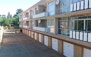 2 Bedroom Flat in Three Rivers