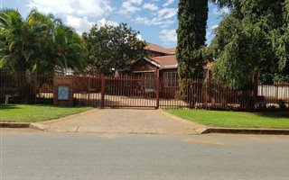 320 m² Office Space in Schoemansville