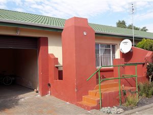2 Bed Townhouse in Aliwal North
