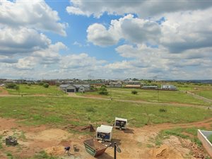 1002 m² Land available in Midstream Estate