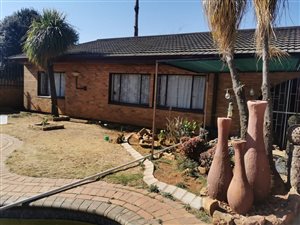 5 Bed House in Nigel Central