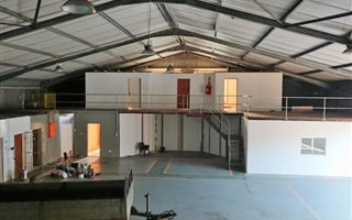 760 m² Industrial space in Alton